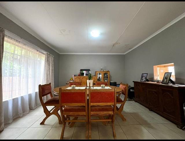 4 BEDROOM HOUSE FOR SALE IN MULBARTON